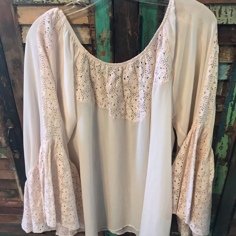 2Tee Couture Lace Top - Picture 3 of 3